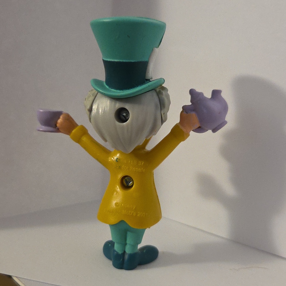 10/$10 Mad Hatter-Inspired Teapot Party Figurine - Picture 3 of 4